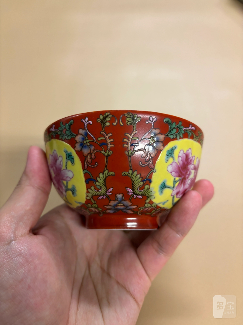 清道光 珊瑚红地粉彩花卉纹碗 - 图5